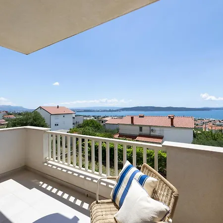 Olive Apartament Kaštela